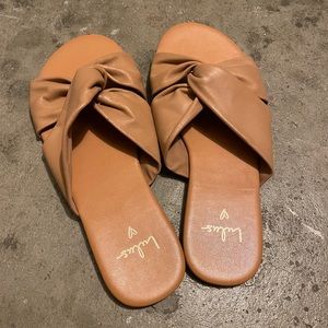 Lulus twist sandals